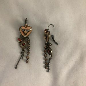 Vintage inspired lever back earrings.